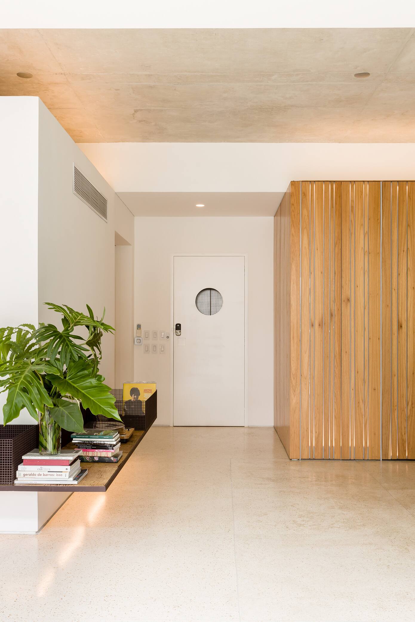 CR Apartment by Pascali Semerdjian Architects