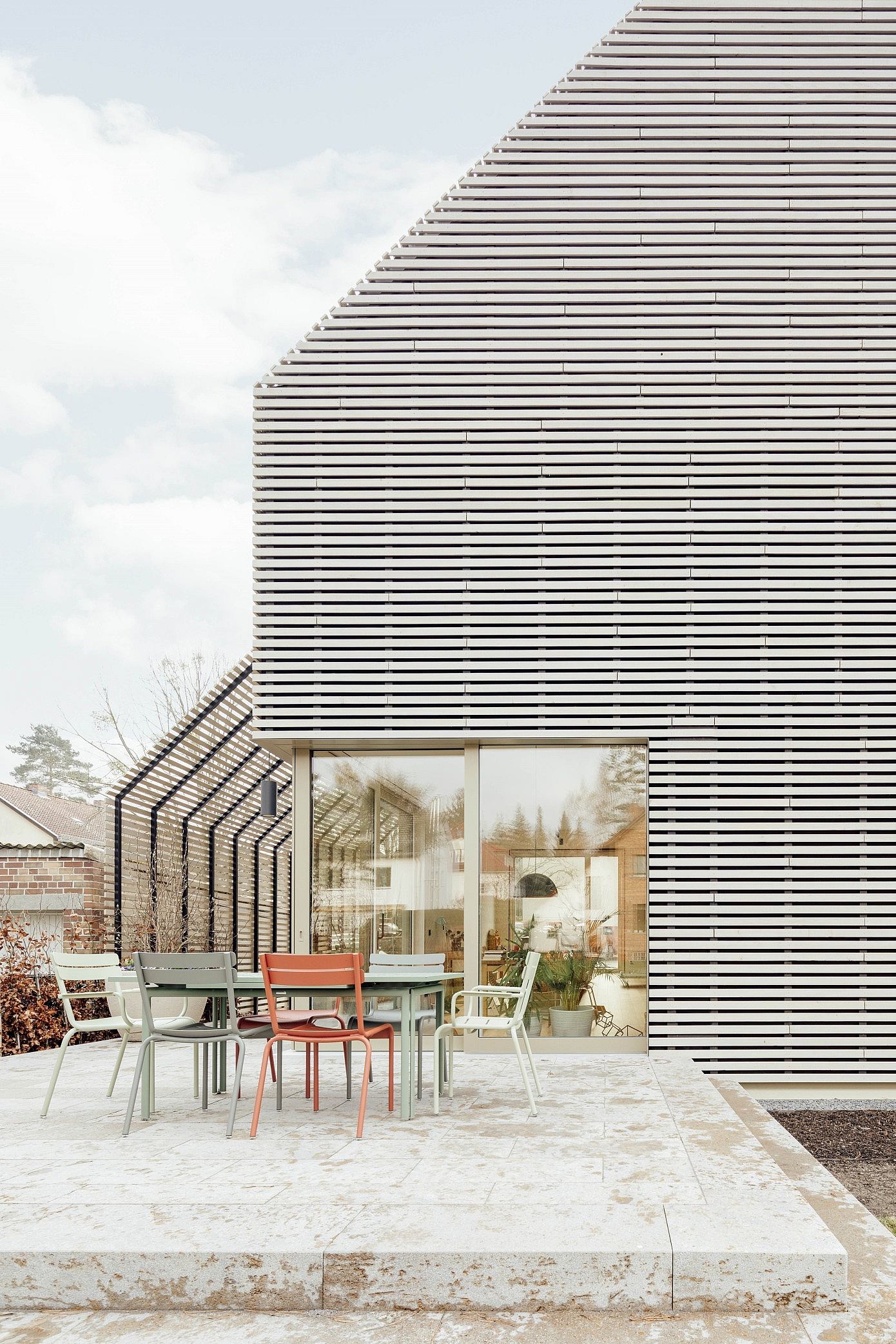 Pergola House by Rundzwei Architekten