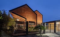 003-brick-house-gaga-design-house