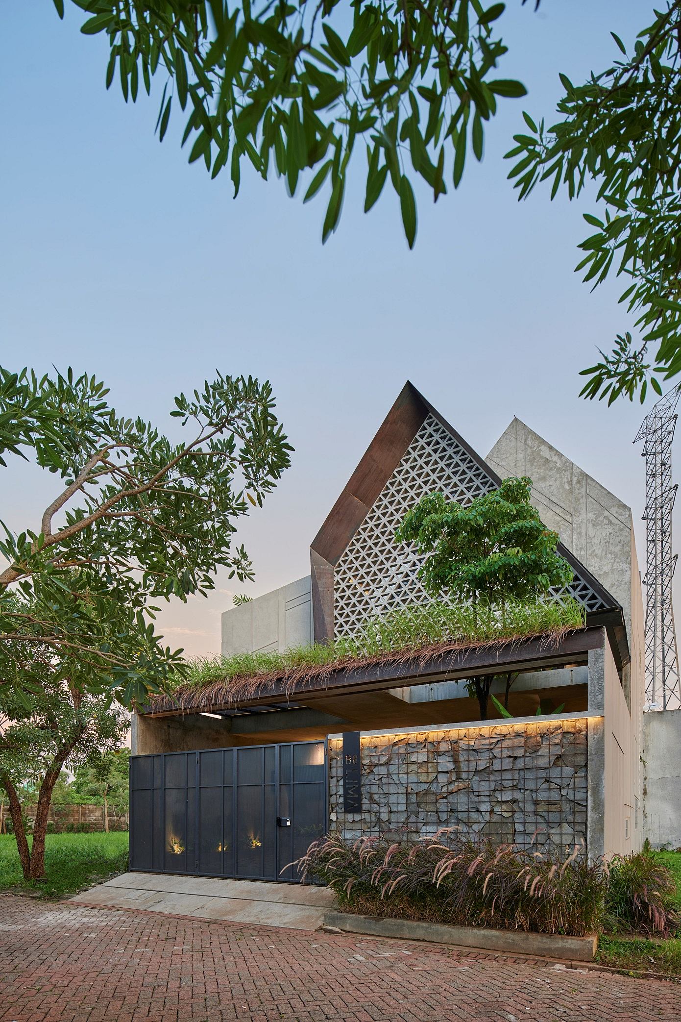 MP House by Ties Design and Build