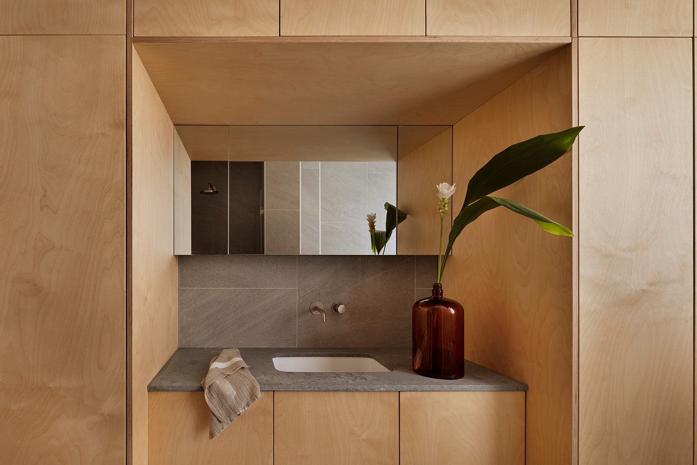 Natural Modern Home by Henkin Shavit Design Studio