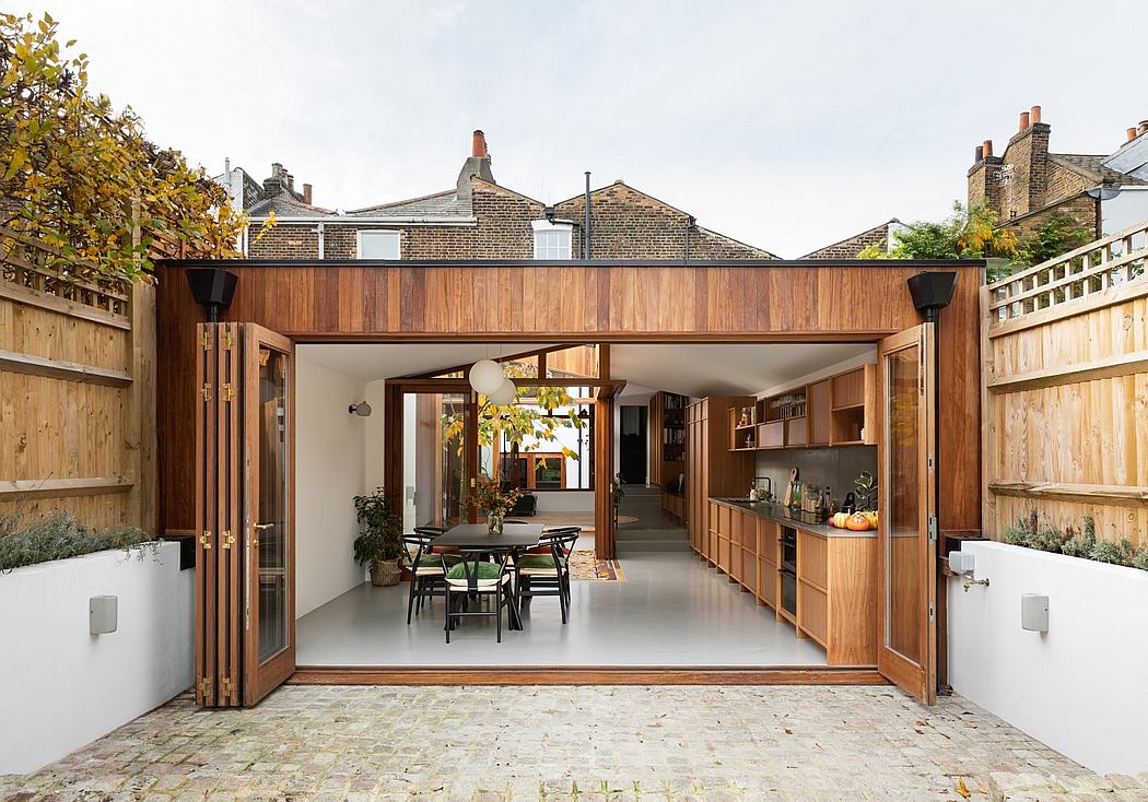 A Cloistered House by Turner Architects - 1