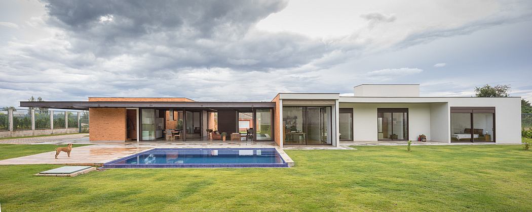 2×2 House by Mínimo Arquitetura e Design - 1