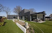 005-silky-black-house-joris-verhoeven-architecture