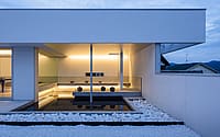 011-hilltop-house-form-kouichi-kimura-architects