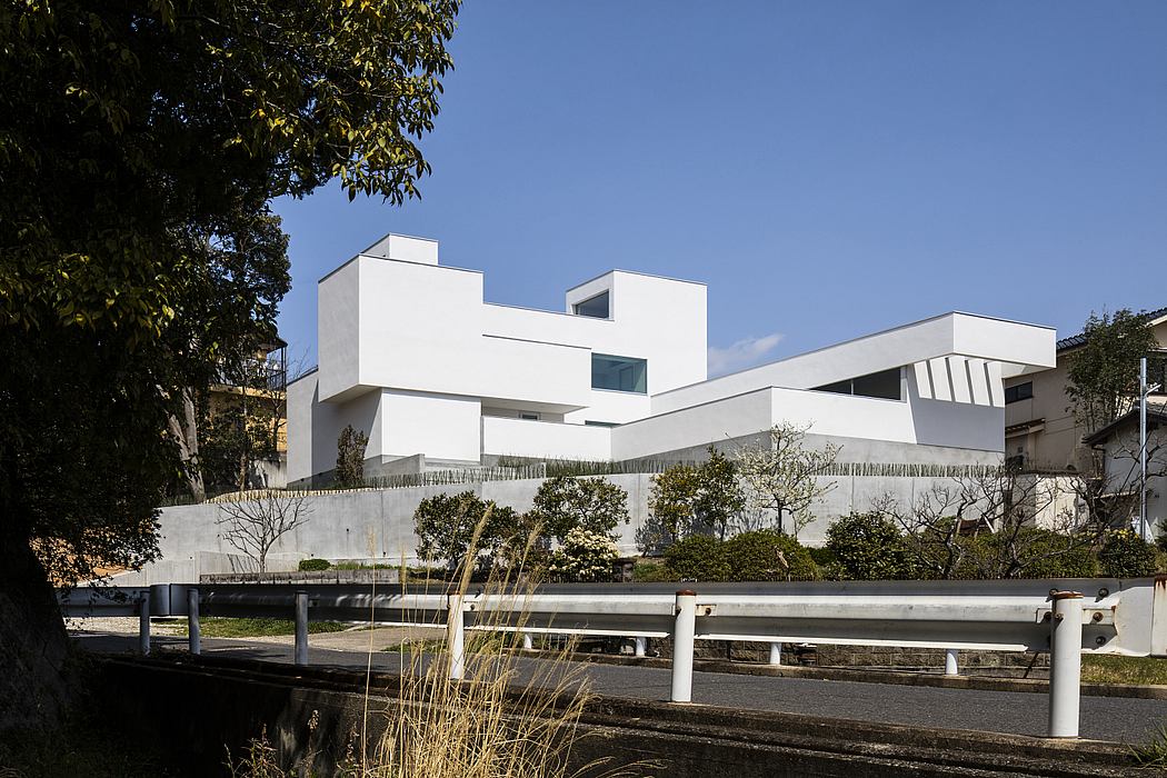 Hilltop House by FORM / Kouichi Kimura Architects - 1