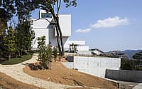 014-hilltop-house-form-kouichi-kimura-architects
