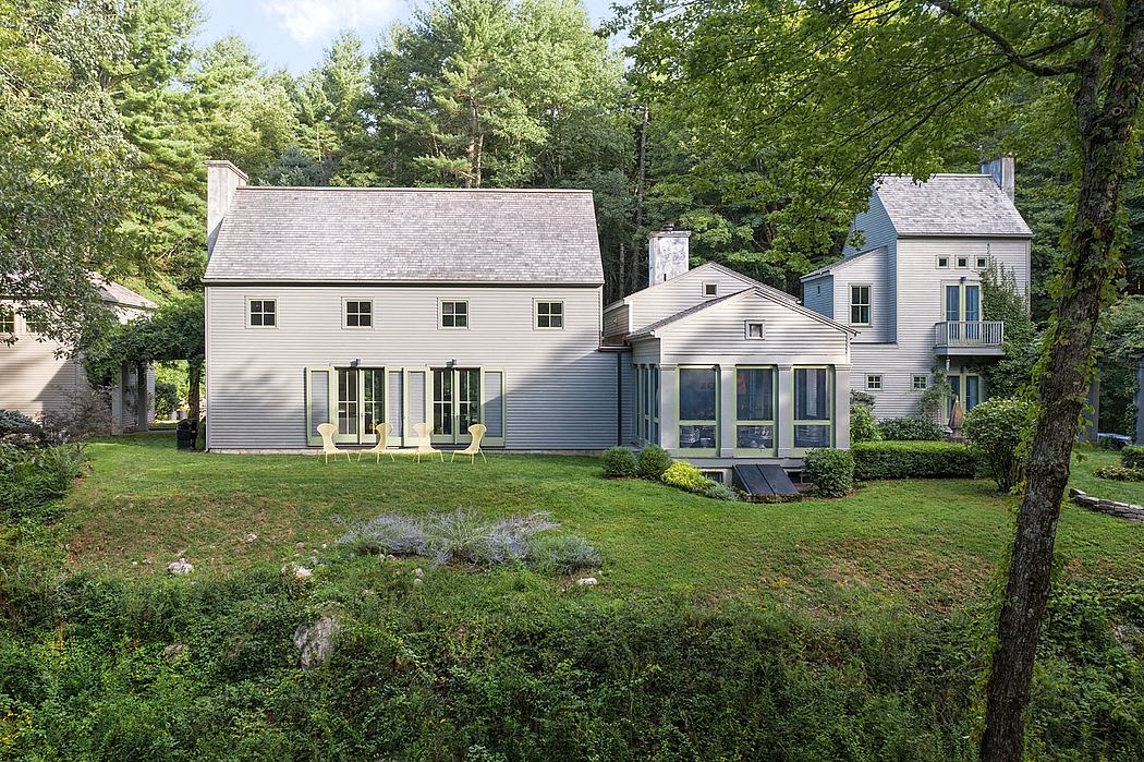 Modern Connecticut Farmhouse by Alexander Gorlin Architects