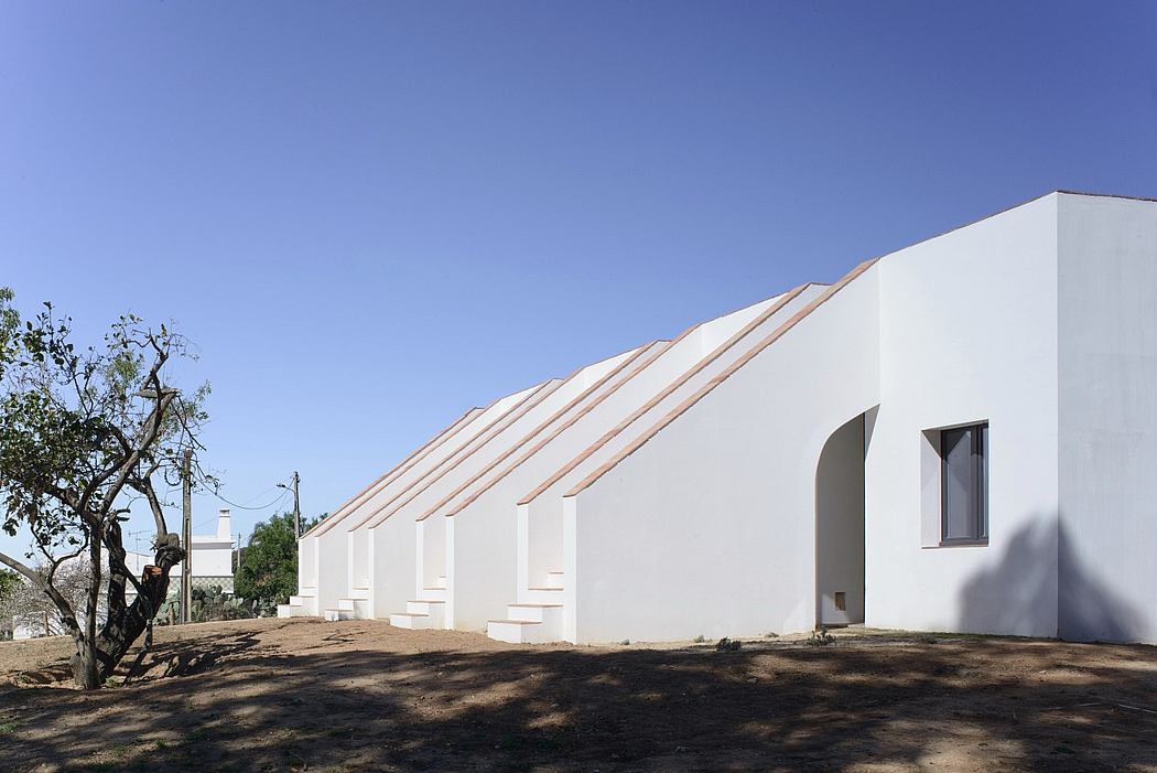 Casa Modesta by PAr. Plataforma de Arquitectura