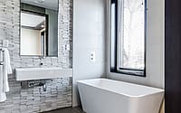 how-to-design-a-modern-bathroom-5