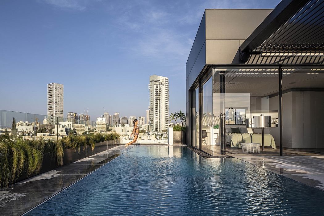 SQ5 Penthouse by Raz Melamed. Architect