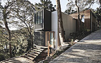 001-container-house-rama-architects