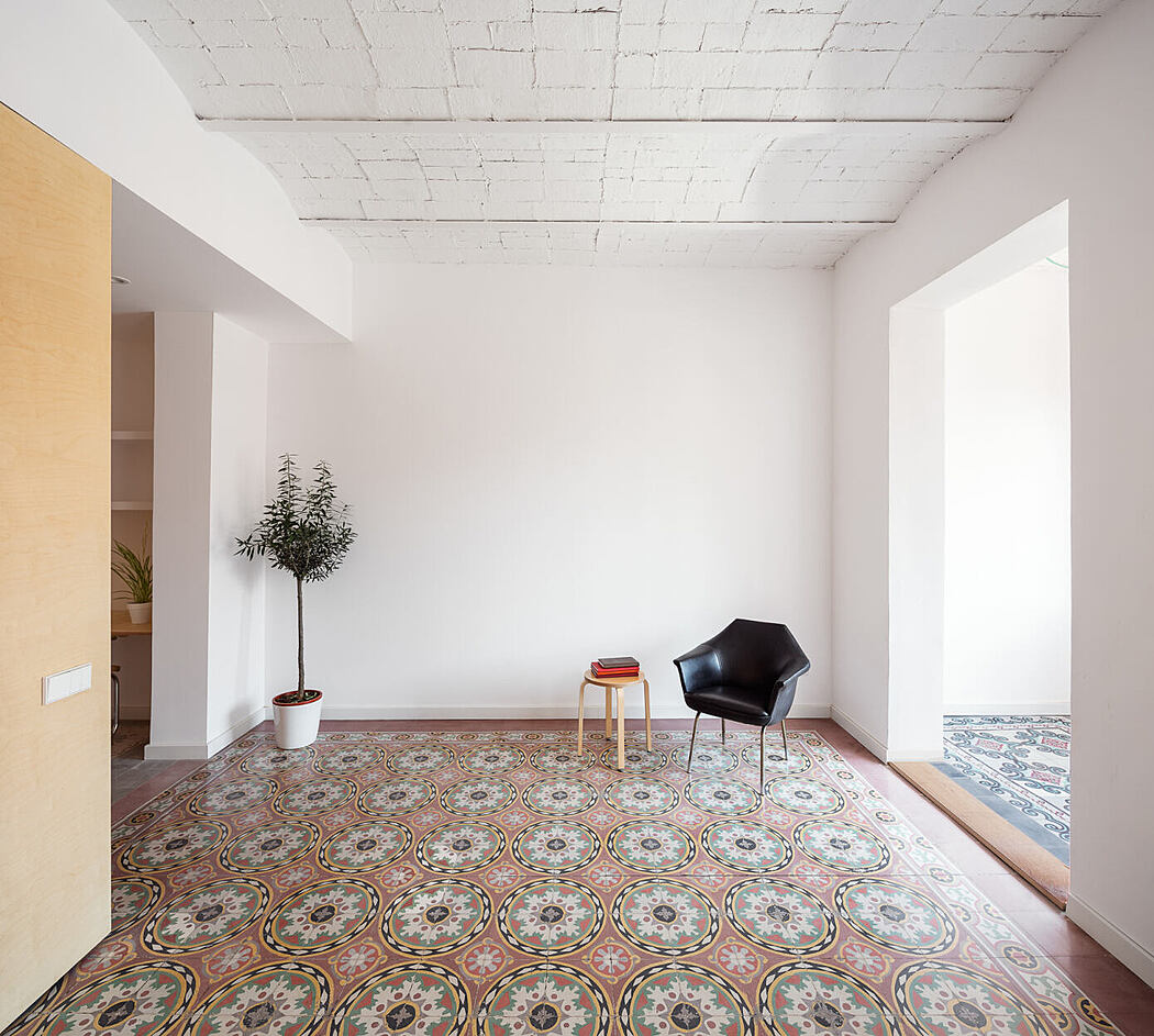 Flat Renovation Sant Antoni by Parramon + Tahull Arquitectes - 1