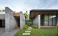 009-lomsak-residence-architectures-matter