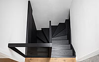 015-attic-apartment-black-box-komon-architekti