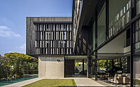 004-courtyard-variant-house-k2ld-architects