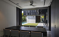 015-courtyard-variant-house-k2ld-architects