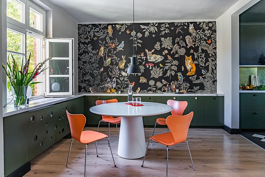 Benefits of Washable Wallpaper in a Dining Room - 1