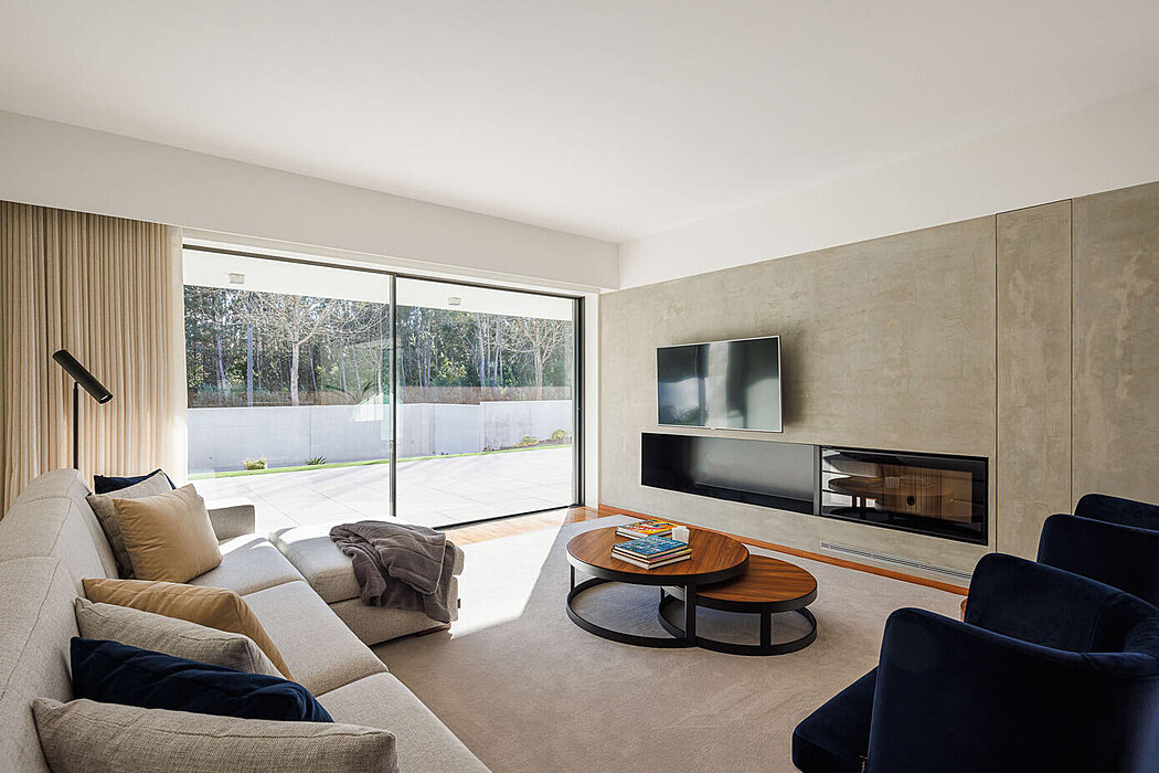 RV House by Atelier d’Arquitectura Lopes da Costa