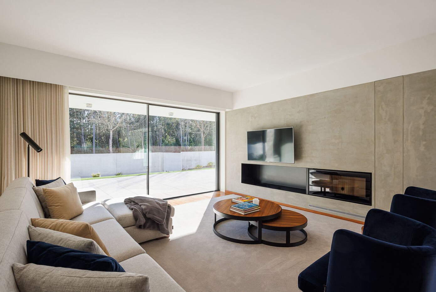 RV House by Atelier d’Arquitectura Lopes da Costa