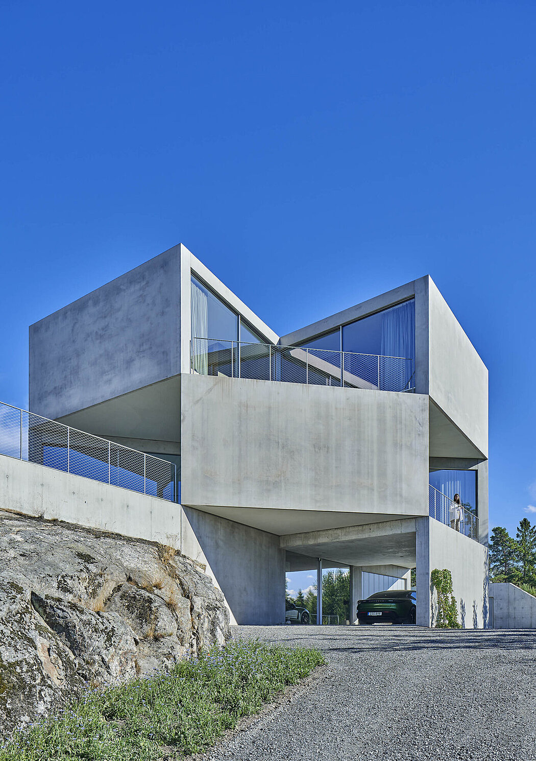 House on a Hill: A Concrete Haven in Värmdö - 1