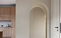 beige-apartment-by-zrobim-architects-017