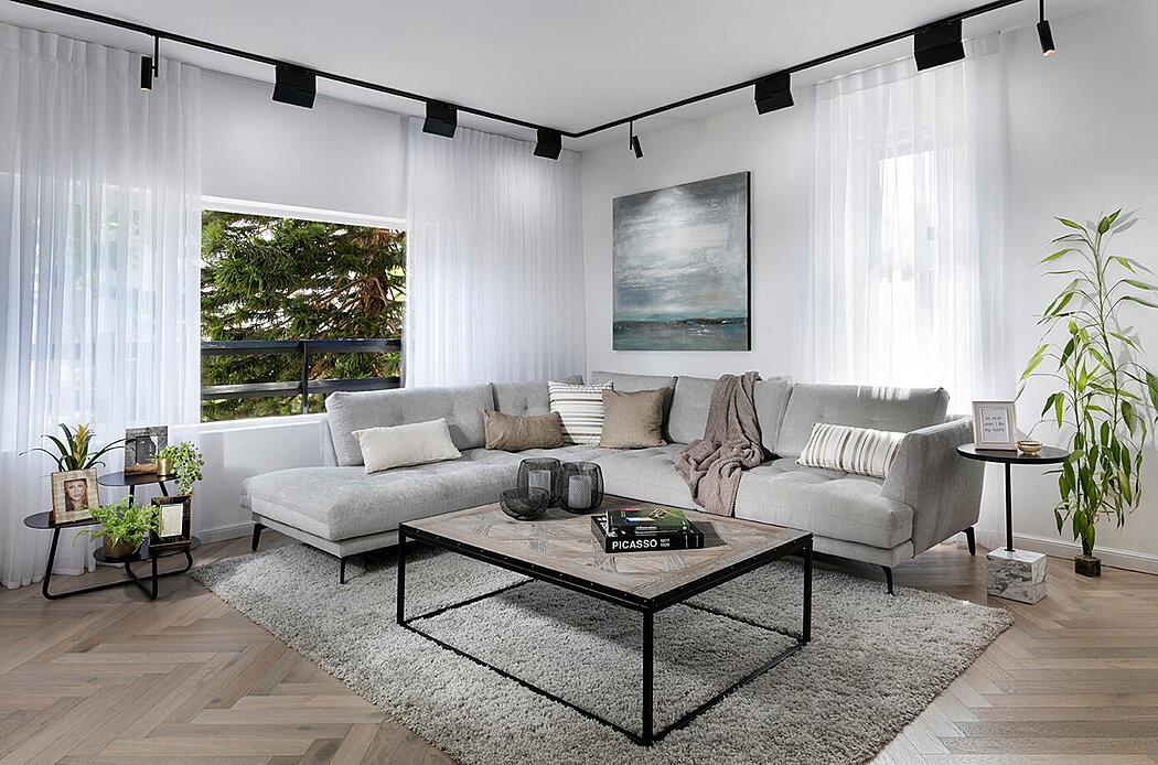 Ramat Hasharon Apartment: A Masterclass in Eclectic Design - 1