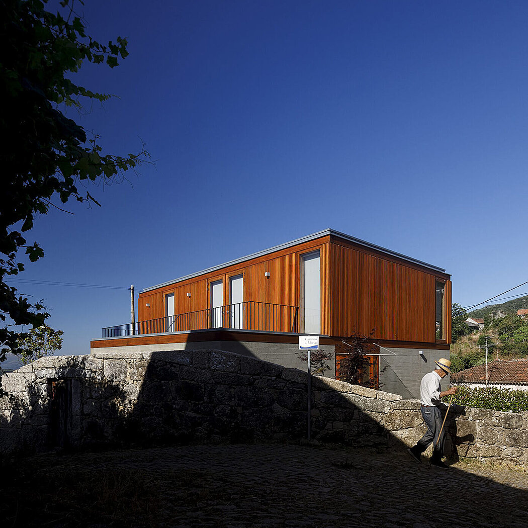 House in Baião: A Wooden Refuge in Portugal - 1