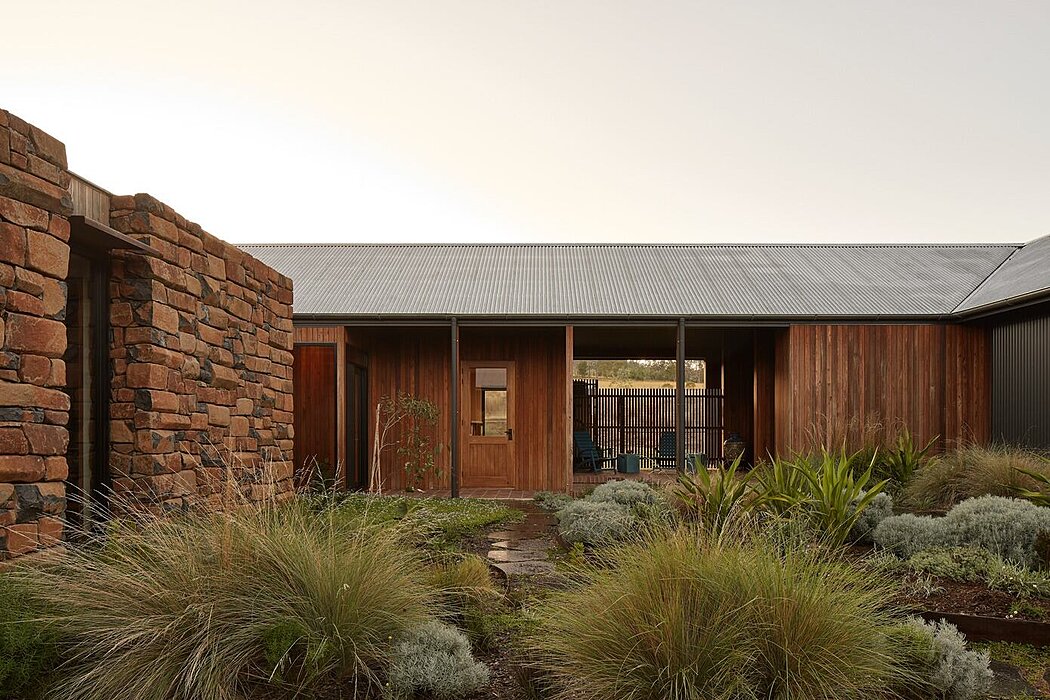 House in the Dry: A Contemporary and Eco-Friendly Home