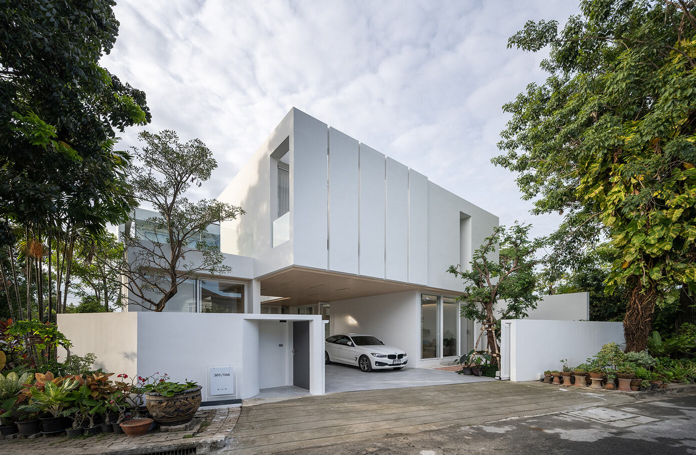 P12 Residence: A Modern and Zen Two-Story House in Bangkok