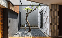 020-twisted-detached-house-phidias-indonesia