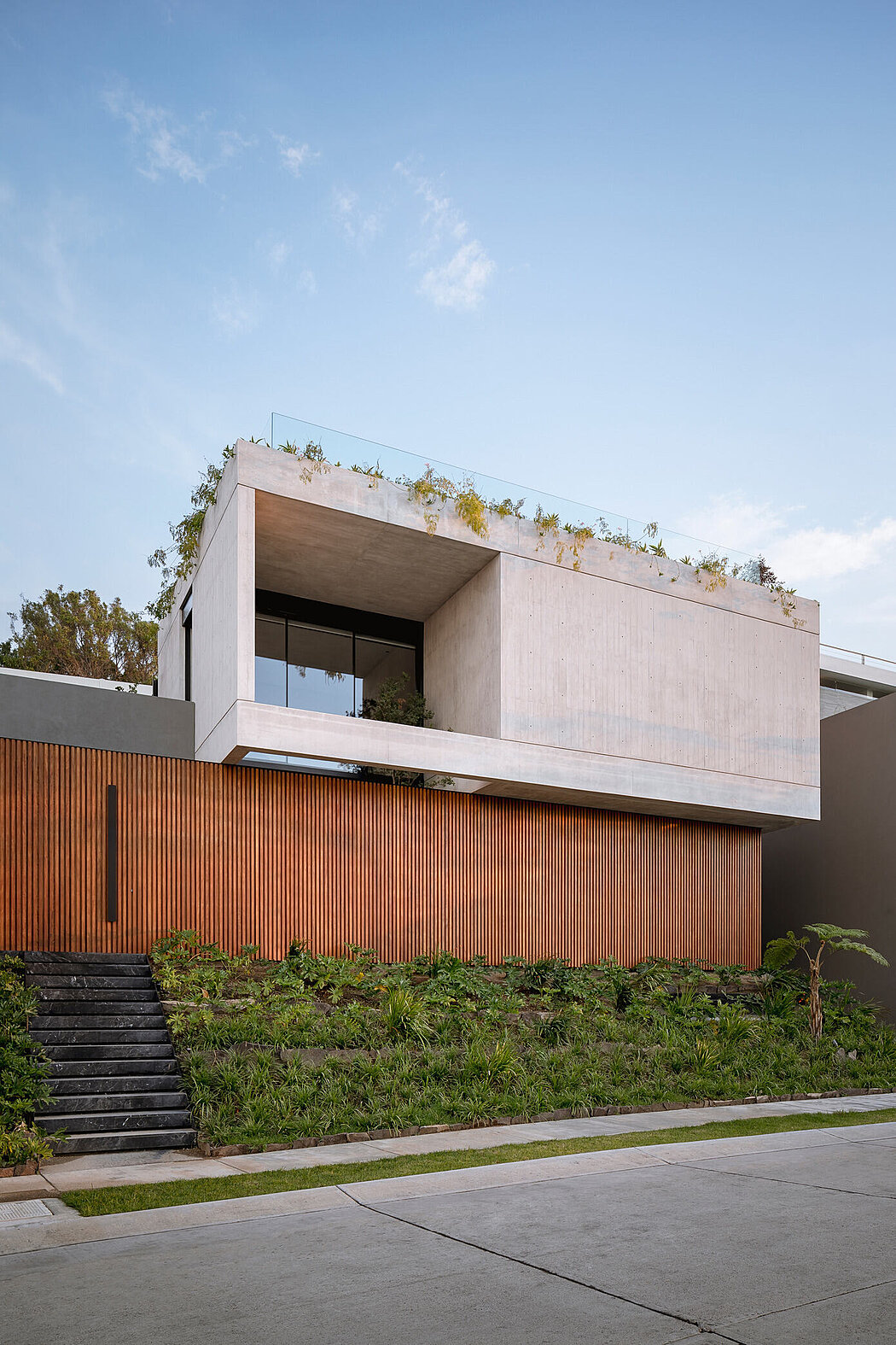 GDL 3 House: A Contemporary Two-Story Home in Zapopan - 1