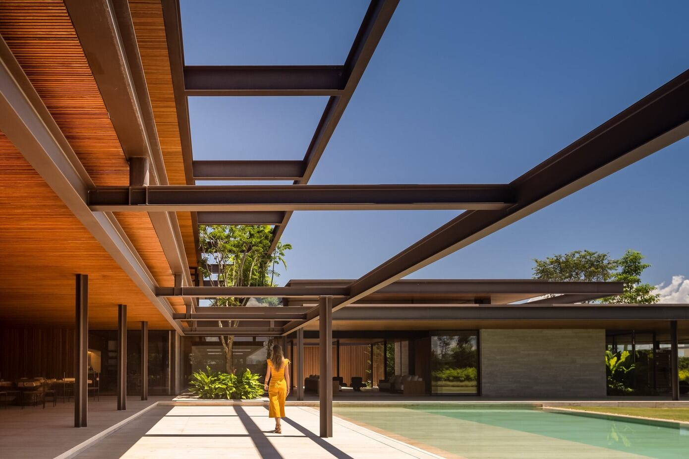 Jabuticaba: A Spacious Residence for a Young Family