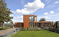 001-striking-wooden-house-derksenwindt-architecten
