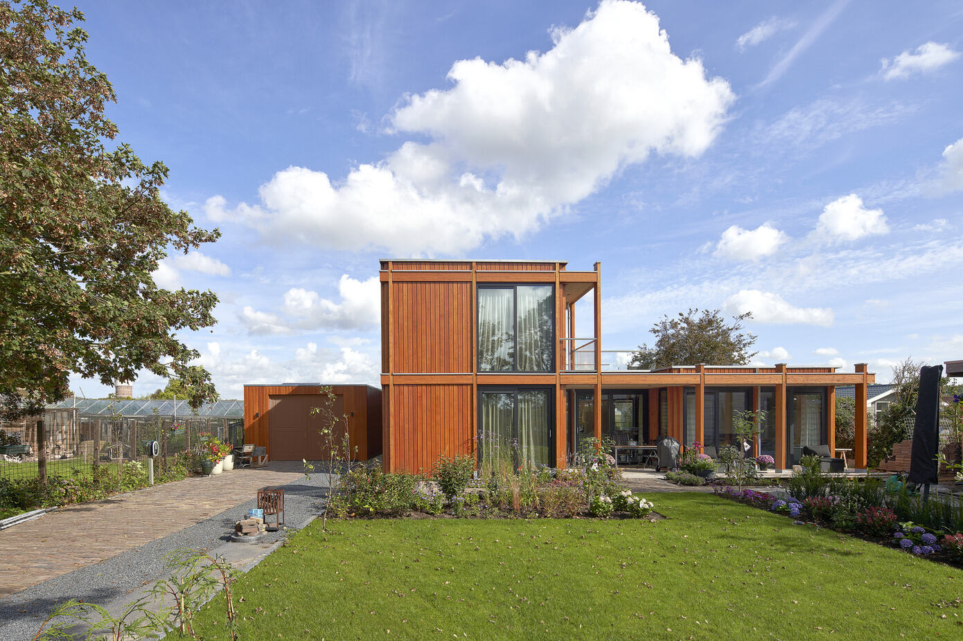 Wooden House: A Modernist Masterpiece in the Netherlands