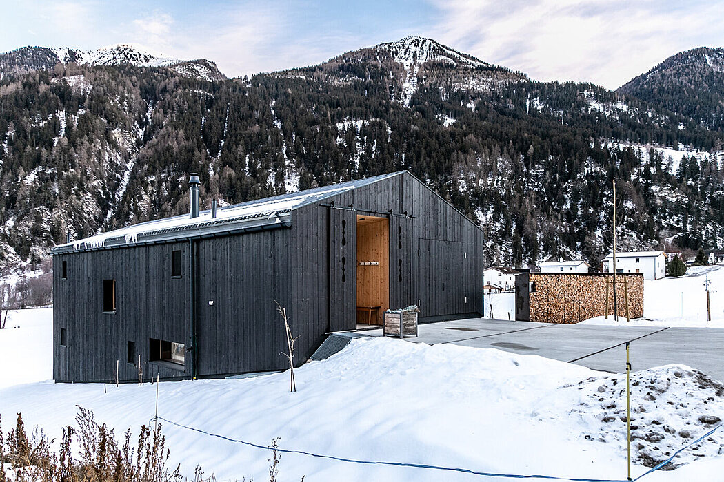 Chasa Naira: A Modern Swiss Haven Amidst Alpine Beauty - 1