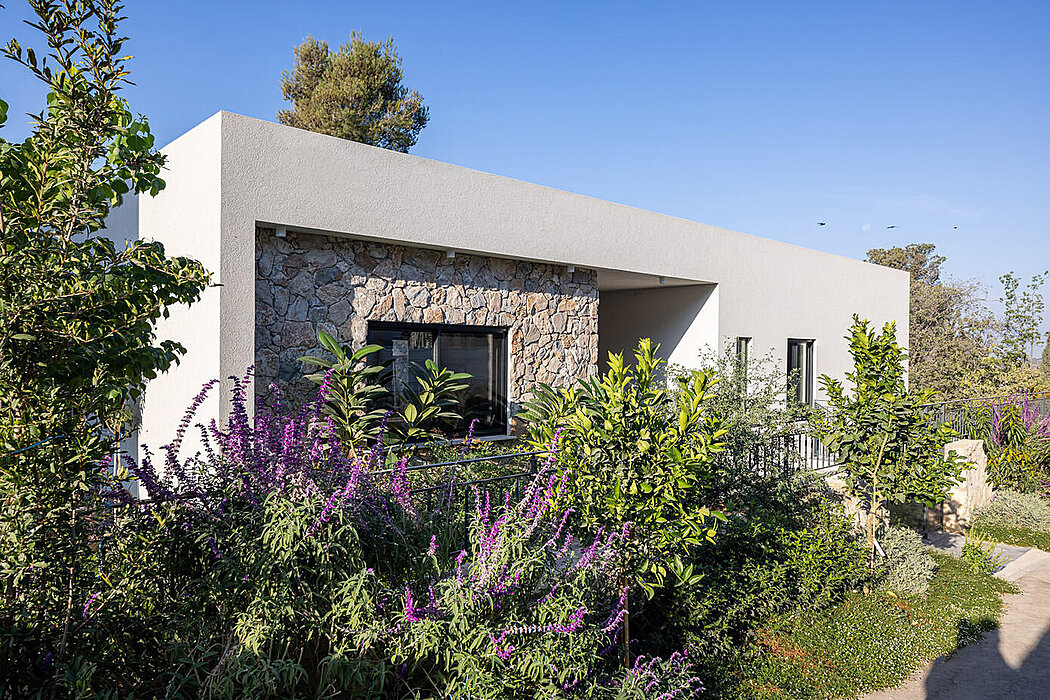 O/H Villa: Modern-Mediterranean Masterpiece