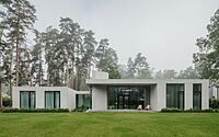 002-house-jurmala-modern-design-centuriesold-pines