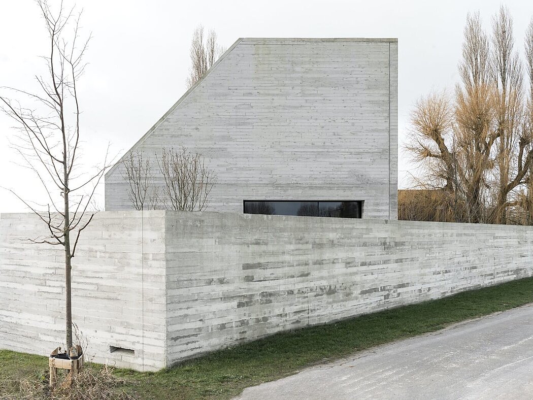 Retreat Pringiers Pintelon: A Belgian Concrete Sanctuary