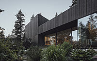 003-camera-house-unique-architectural-gem-lush-canadian-forests