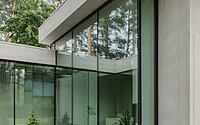 004-house-jurmala-modern-design-centuriesold-pines
