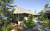 005-muskoka-cottage-minimalism-meets-rustic-elegance