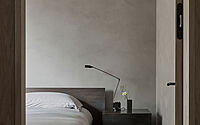 012-muskoka-cottage-minimalism-meets-rustic-elegance