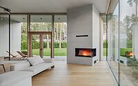 014-house-jurmala-modern-design-centuriesold-pines
