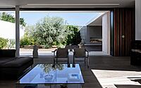 018-house-courtyards-modern-rural-retreat-nicosia