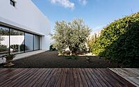 020-house-courtyards-modern-rural-retreat-nicosia