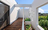 023-house-courtyards-modern-rural-retreat-nicosia