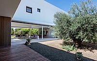 026-house-courtyards-modern-rural-retreat-nicosia
