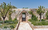 003-donnagnora-farmhouse-historic-mediterranean-retreat