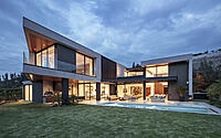 003-paralelogramo-house-luxury-meets-nature-heart-quito